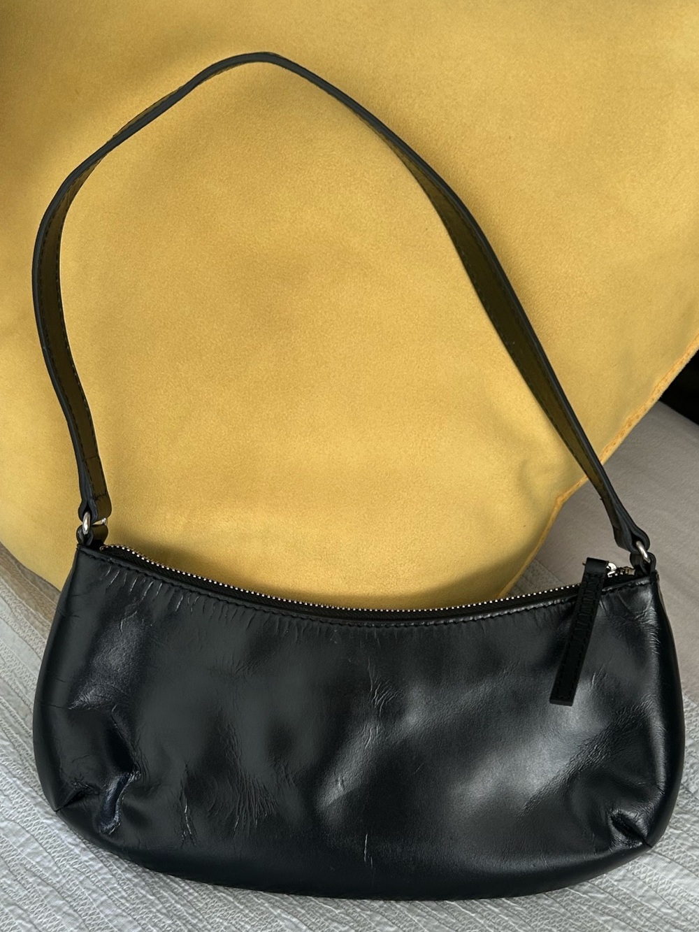 Banana Republic Black Leather Shoulder Bag with Whipstitch Trim - Picture 2 of 7